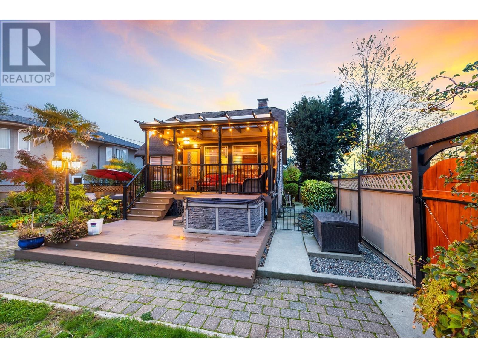 402 E 13th Street, North Vancouver, British Columbia  V7L 2M1 - Photo 32 - R2827301