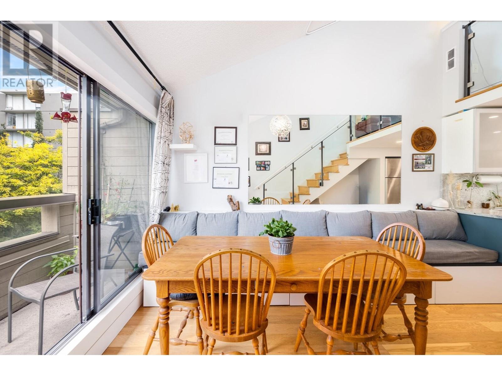 407 1363 Clyde Avenue, West Vancouver, British Columbia  V7T 2W9 - Photo 5 - R2815679