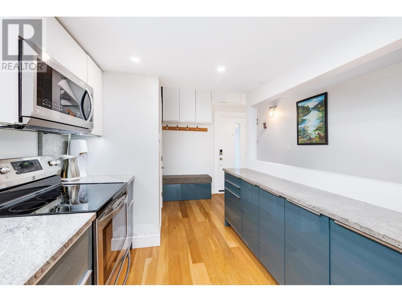 407 1363 Clyde Avenue, West Vancouver, British Columbia  V7T 2W9 - Photo 9 - R2815679