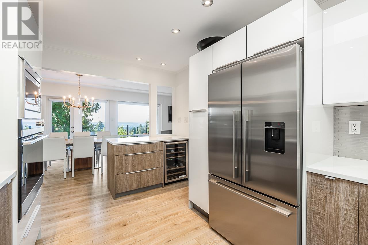 4593 Skyline Drive, North Vancouver, British Columbia  V7R 3H5 - Photo 11 - R2830319