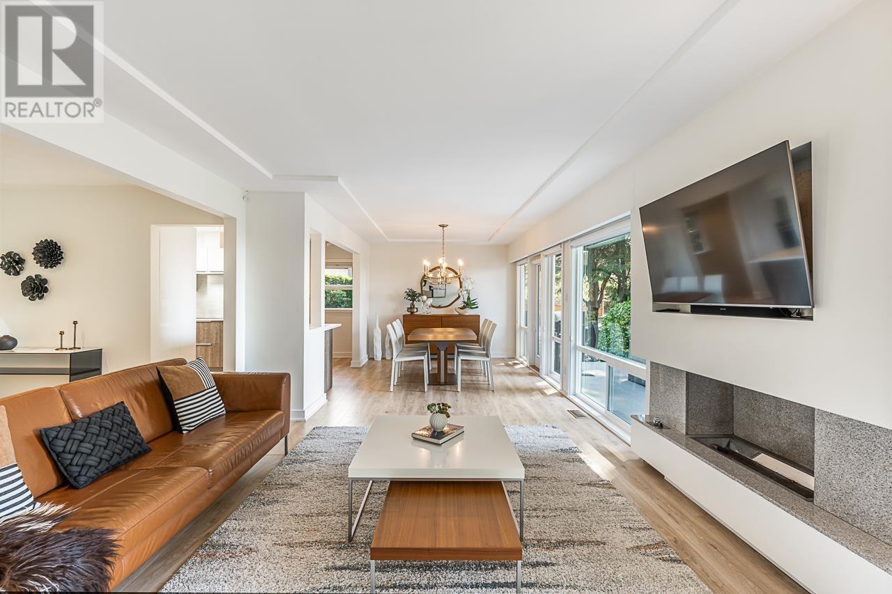 4593 Skyline Drive, North Vancouver, British Columbia  V7R 3H5 - Photo 4 - R2830319