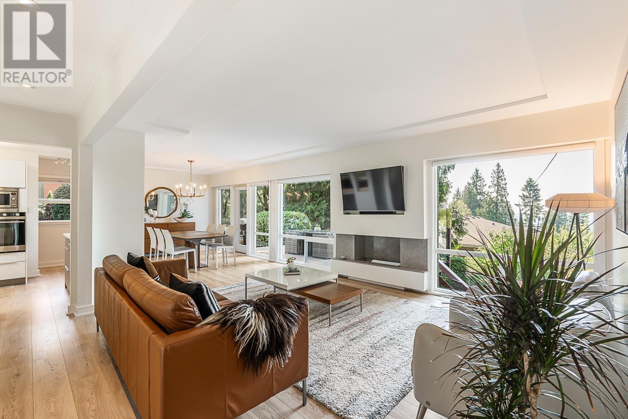 4593 Skyline Drive, North Vancouver, British Columbia  V7R 3H5 - Photo 3 - R2830319