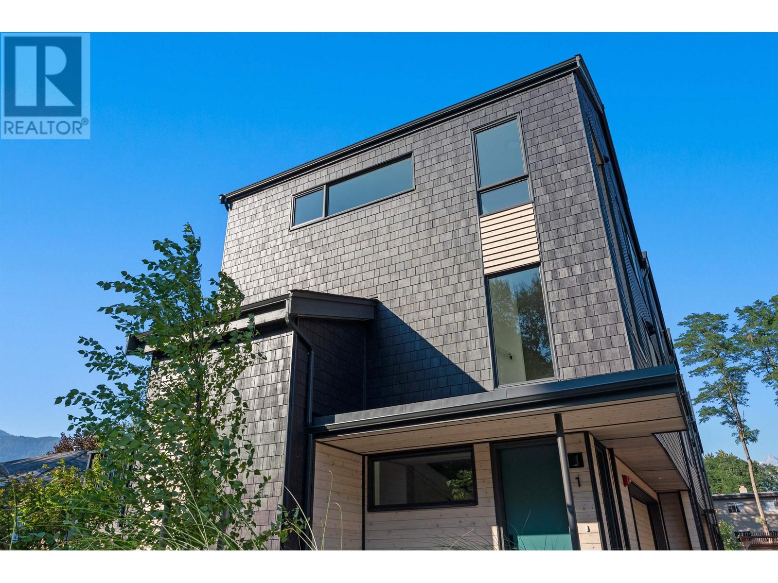 1 1089 Wilson Crescent, Squamish, British Columbia  V8B 0M4 - Photo 3 - R2830186