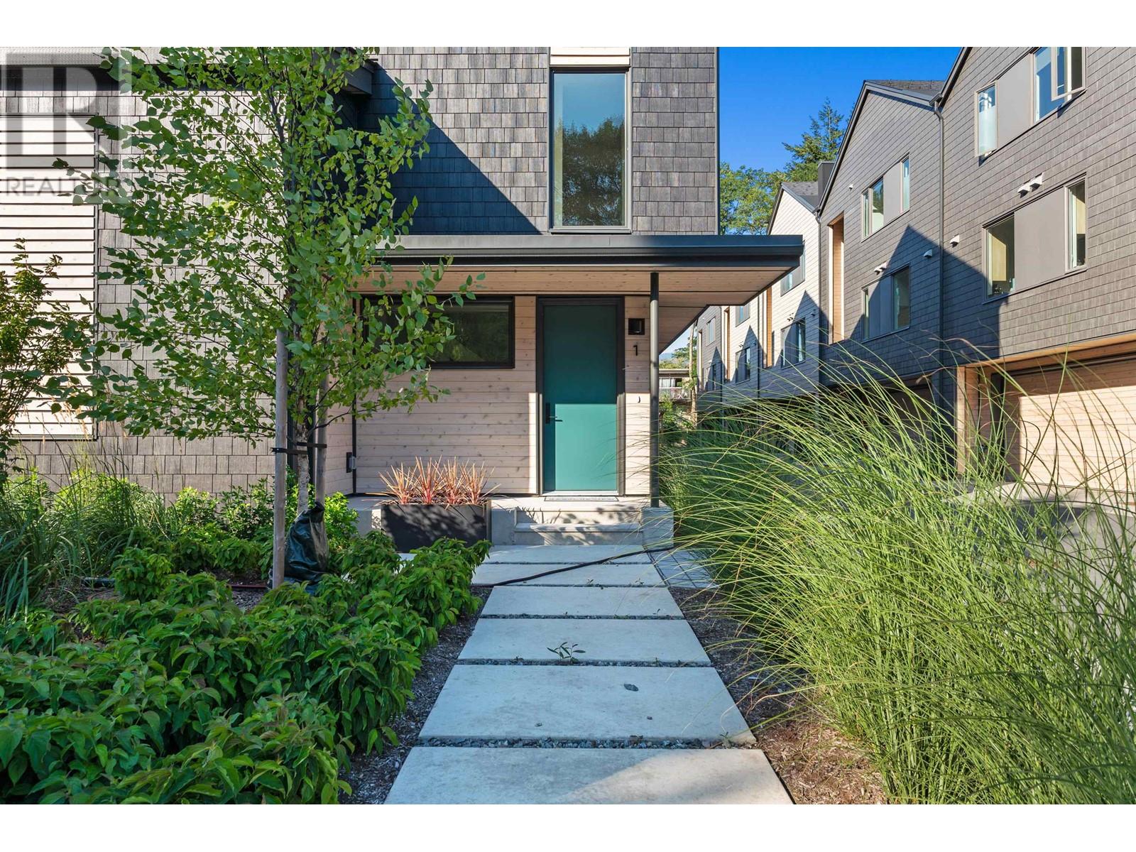 1 1089 Wilson Crescent, Squamish, British Columbia  V8B 0M4 - Photo 1 - R2830186