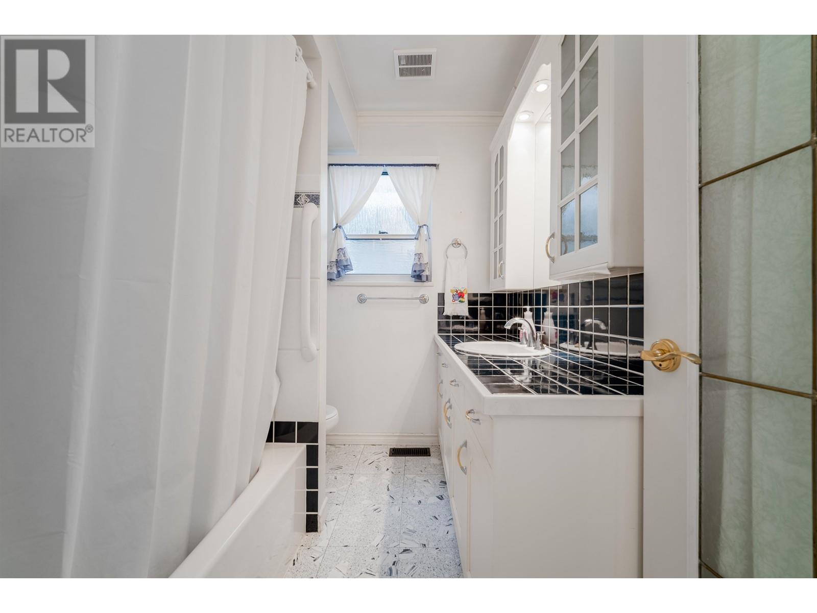 1666 E 58th Avenue, Vancouver, British Columbia  V5P 2C2 - Photo 32 - R2830219