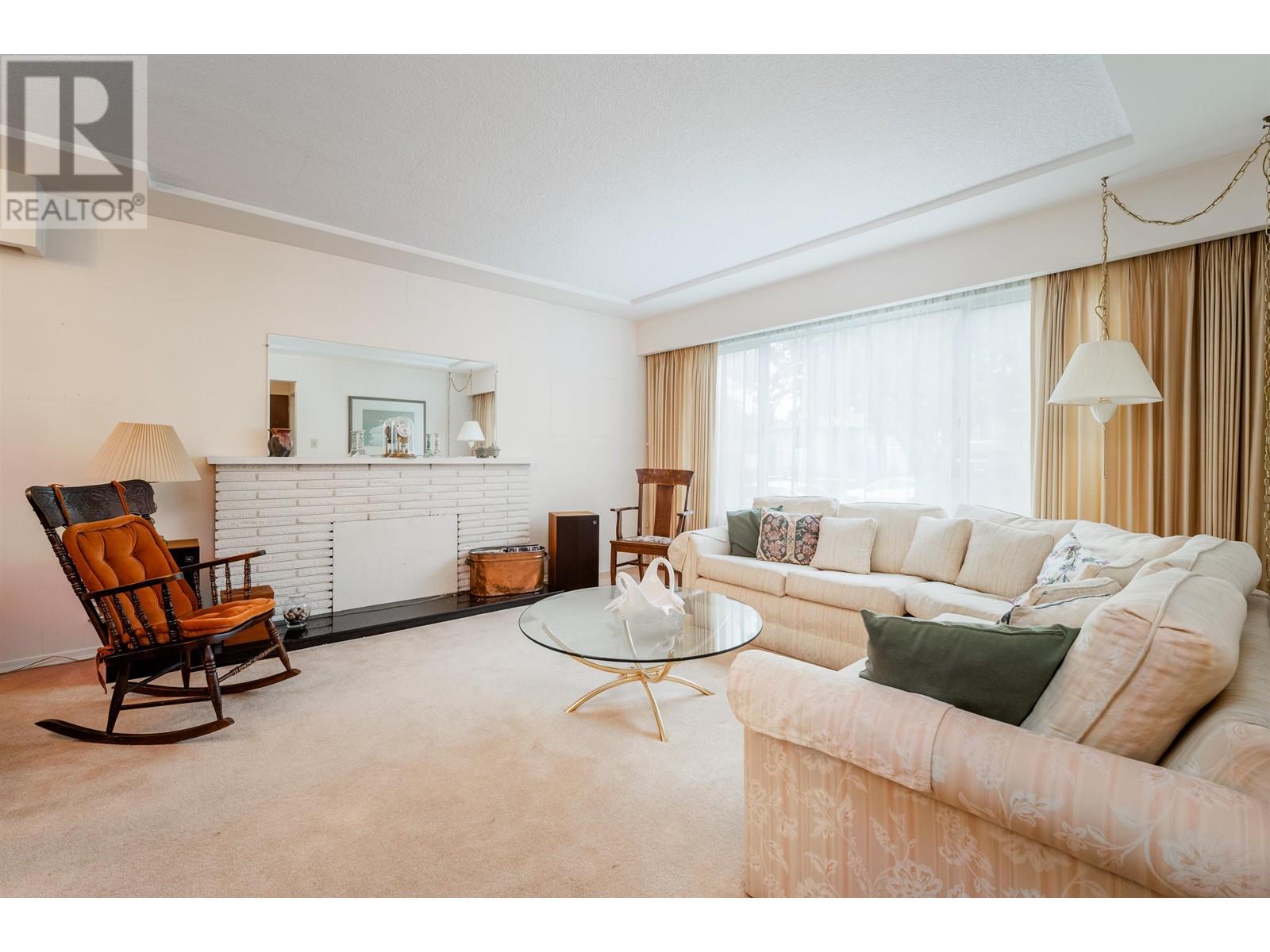 1666 E 58th Avenue, Vancouver, British Columbia  V5P 2C2 - Photo 2 - R2830219