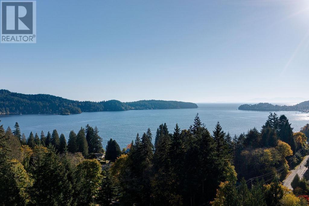 971 Marine Drive, Gibsons, British Columbia  V0N 1V1 - Photo 2 - R2770195