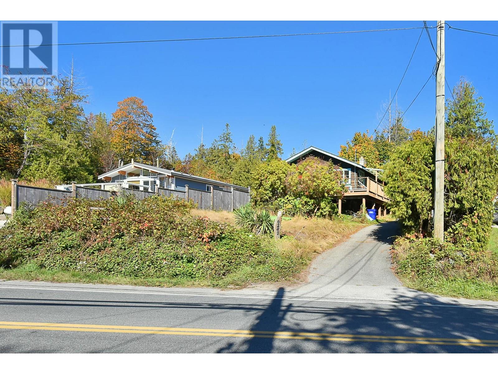6242 Sunshine Coast Highway, Sechelt, British Columbia  V7Z 0M1 - Photo 3 - R2824425