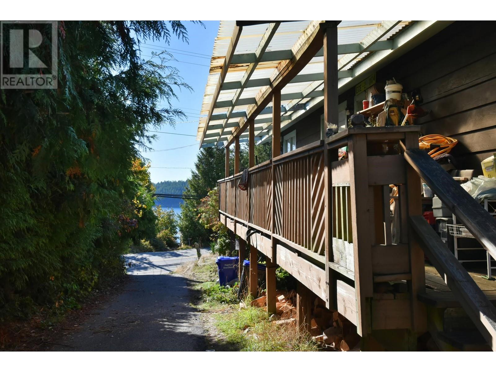 6242 Sunshine Coast Highway, Sechelt, British Columbia  V7Z 0M1 - Photo 8 - R2824425