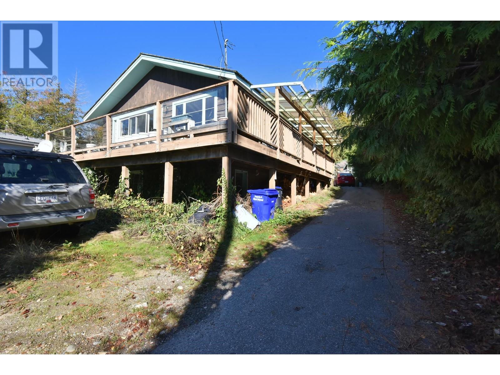 6242 Sunshine Coast Highway, Sechelt, British Columbia  V7Z 0M1 - Photo 4 - R2824425