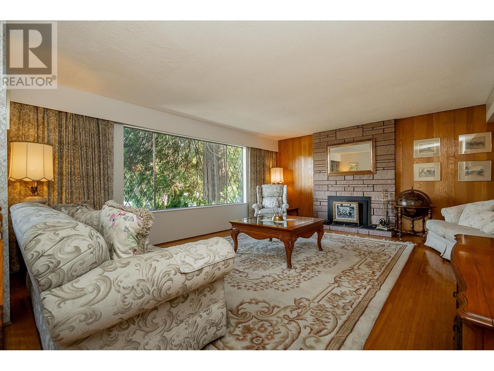 201 Clearview Drive, Port Moody, British Columbia  V3H 2S7 - Photo 2 - R2829616