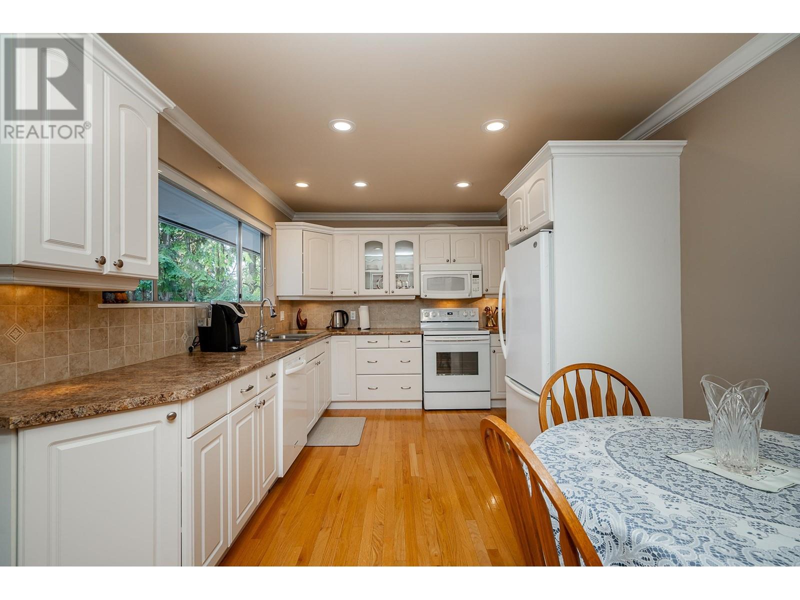 201 Clearview Drive, Port Moody, British Columbia  V3H 2S7 - Photo 7 - R2829616