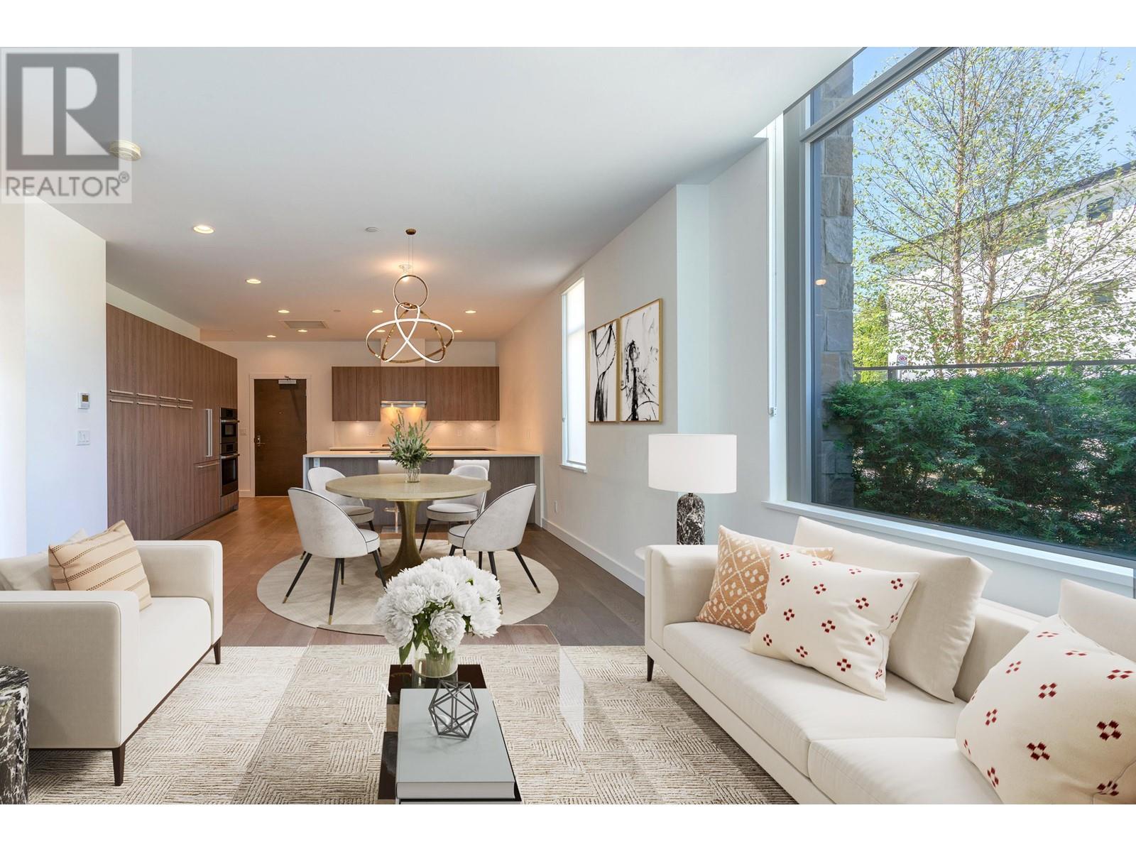2769 MOUNTAIN HIGHWAY, north vancouver, British Columbia