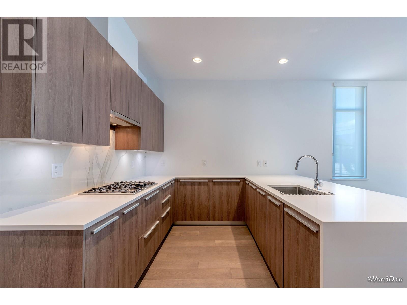 2769 Mountain Highway, North Vancouver, British Columbia  V7J 0B4 - Photo 2 - R2828128