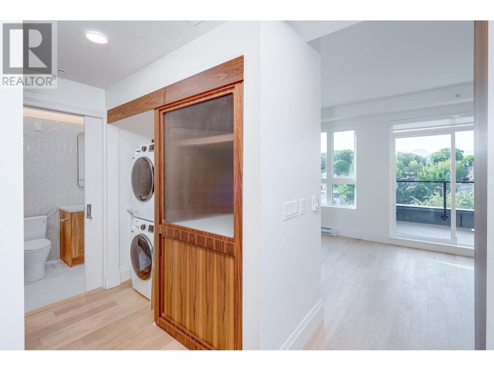 412 2550 Garden Drive, Vancouver, British Columbia  V5N 4X6 - Photo 3 - R2819992