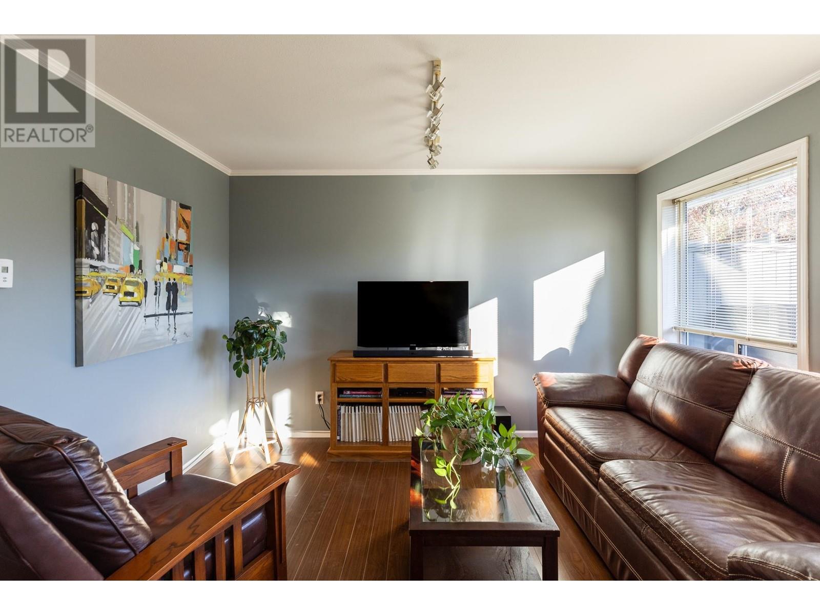 10 5706 Ebbtide Street, Sechelt, British Columbia  V7Z 0J4 - Photo 2 - R2829598