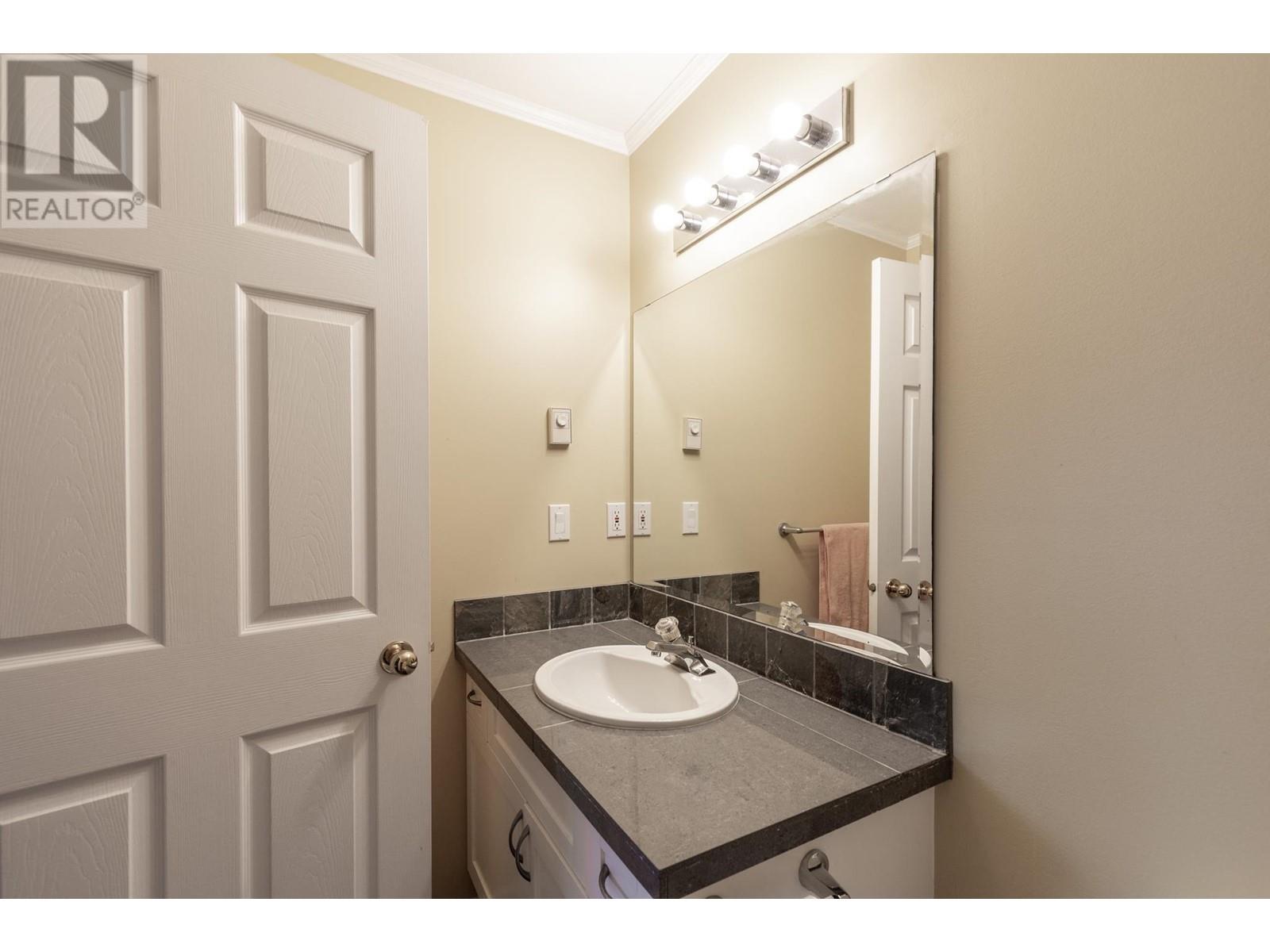 10 5706 Ebbtide Street, Sechelt, British Columbia  V7Z 0J4 - Photo 25 - R2829598