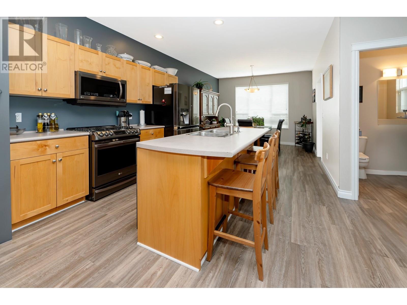 24374 102b Avenue, Maple Ridge, British Columbia  V2W 2E7 - Photo 5 - R2830062