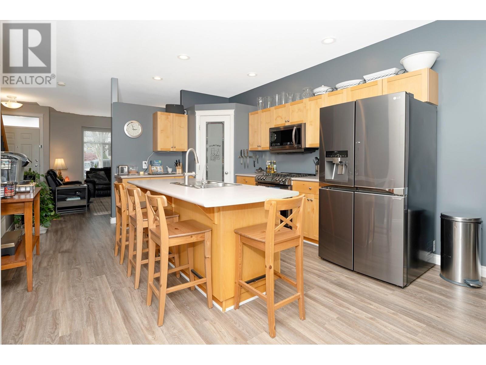 24374 102b Avenue, Maple Ridge, British Columbia  V2W 2E7 - Photo 4 - R2830062