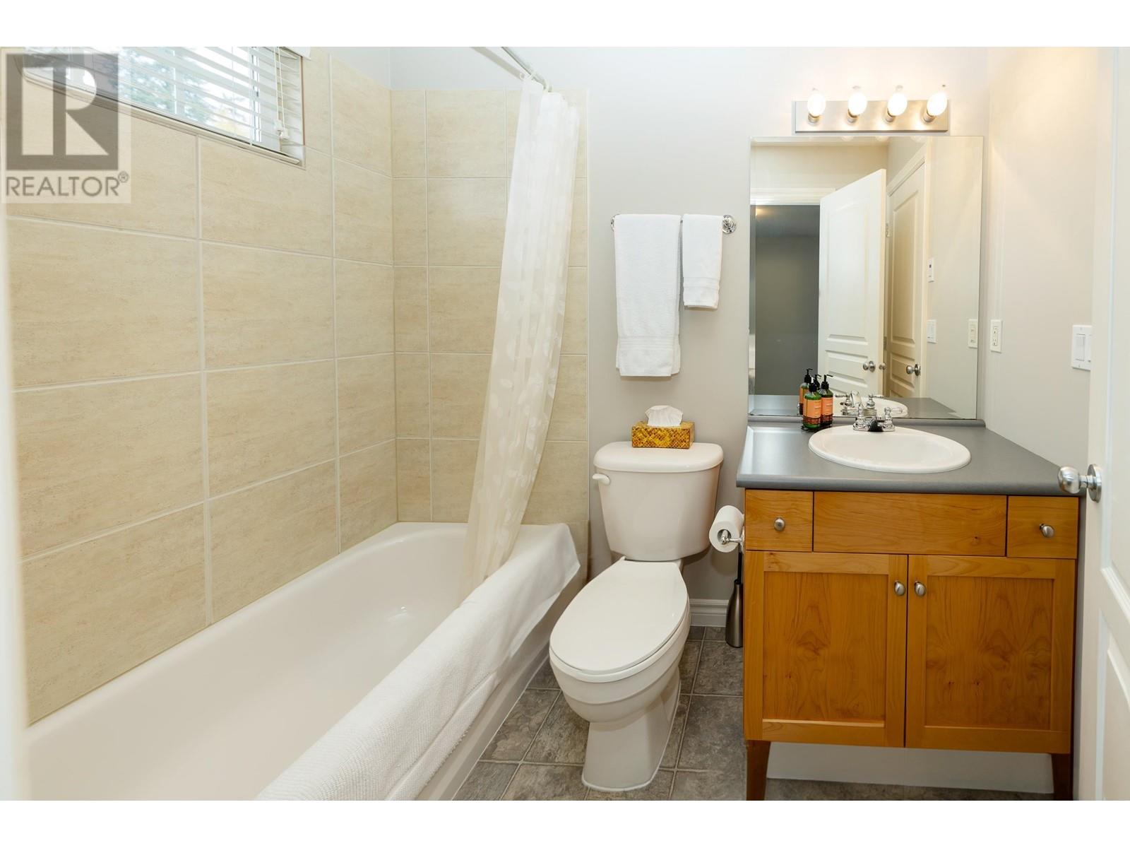 24374 102b Avenue, Maple Ridge, British Columbia  V2W 2E7 - Photo 31 - R2830062