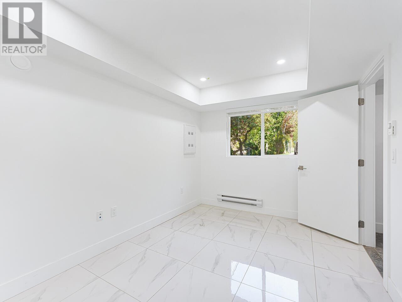 625 W 15 Street, North Vancouver, British Columbia  V7R 1T1 - Photo 33 - R2825795
