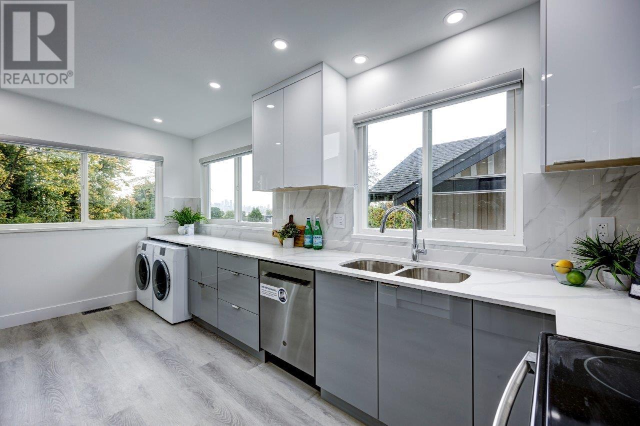 625 W 15 Street, North Vancouver, British Columbia  V7R 1T1 - Photo 16 - R2825795
