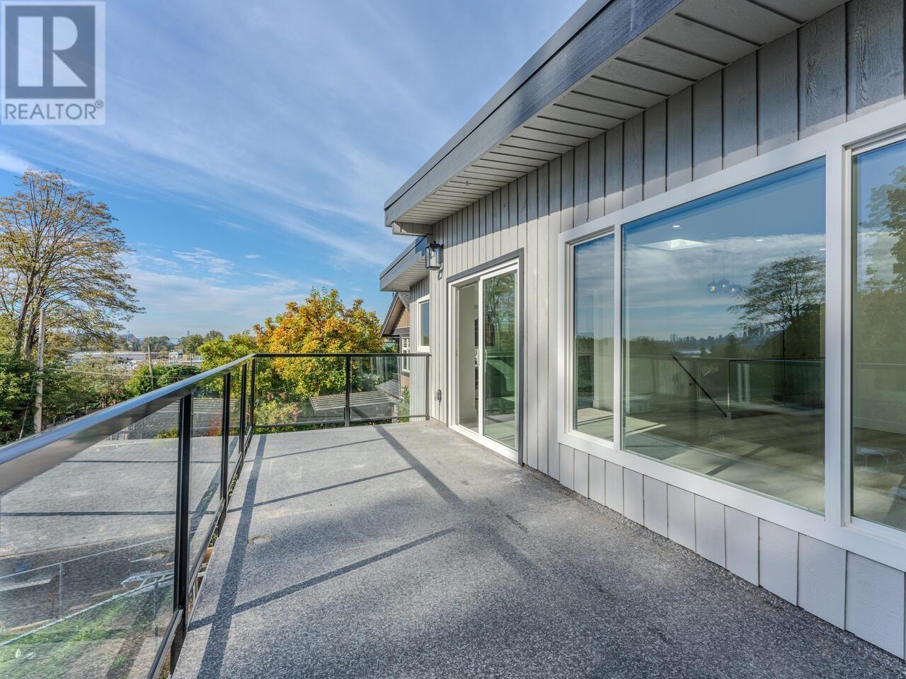 625 W 15 Street, North Vancouver, British Columbia  V7R 1T1 - Photo 4 - R2825795