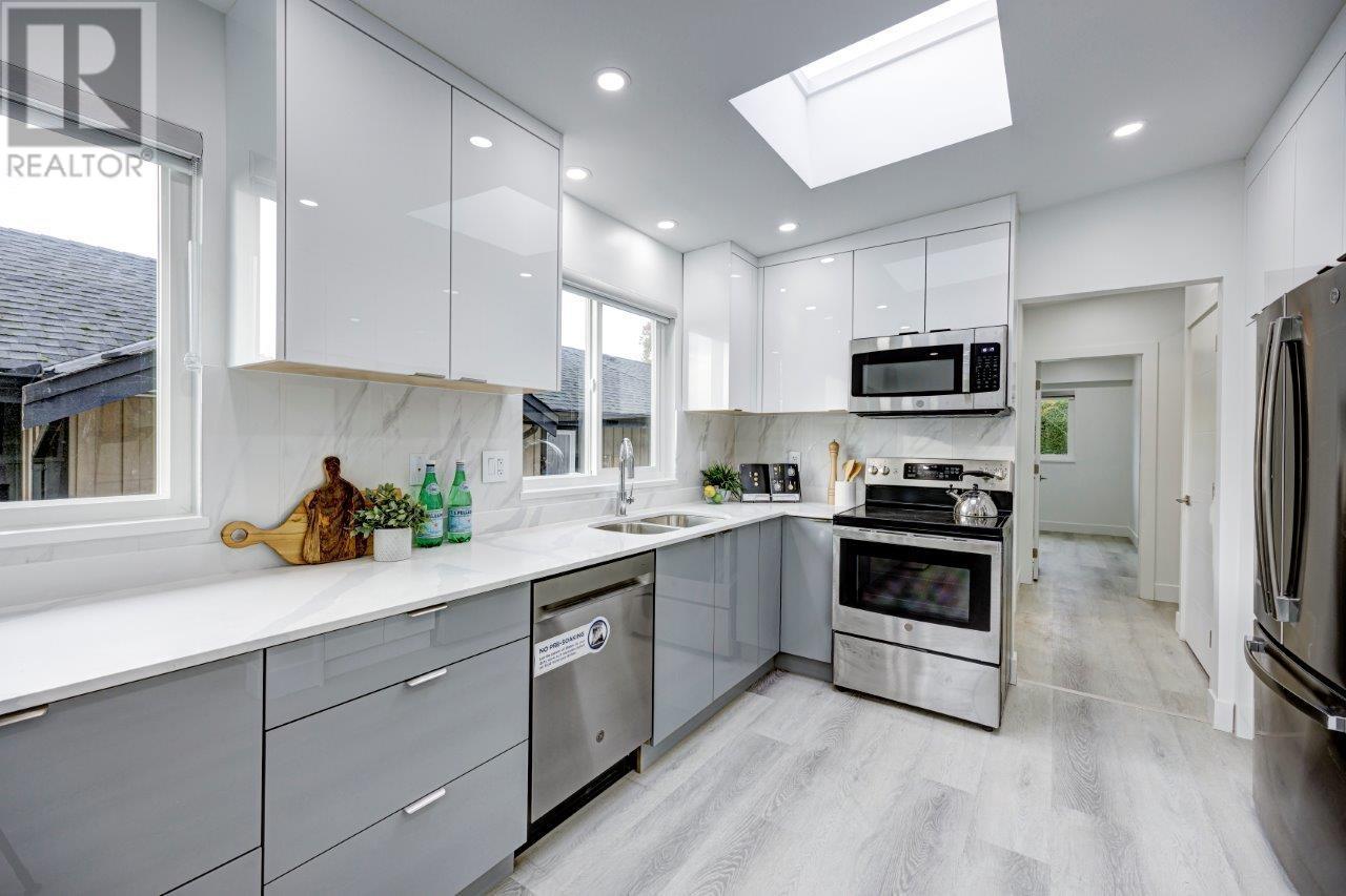 625 W 15 Street, North Vancouver, British Columbia  V7R 1T1 - Photo 26 - R2825795