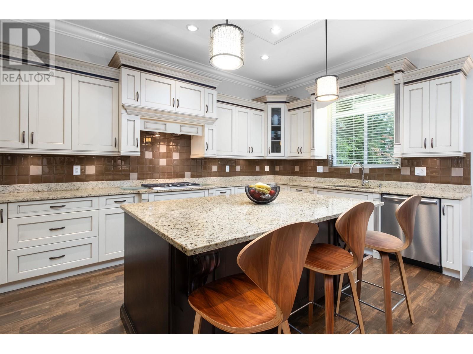 3462 Gislason Avenue, Coquitlam, British Columbia  V3B 3H7 - Photo 3 - R2826076