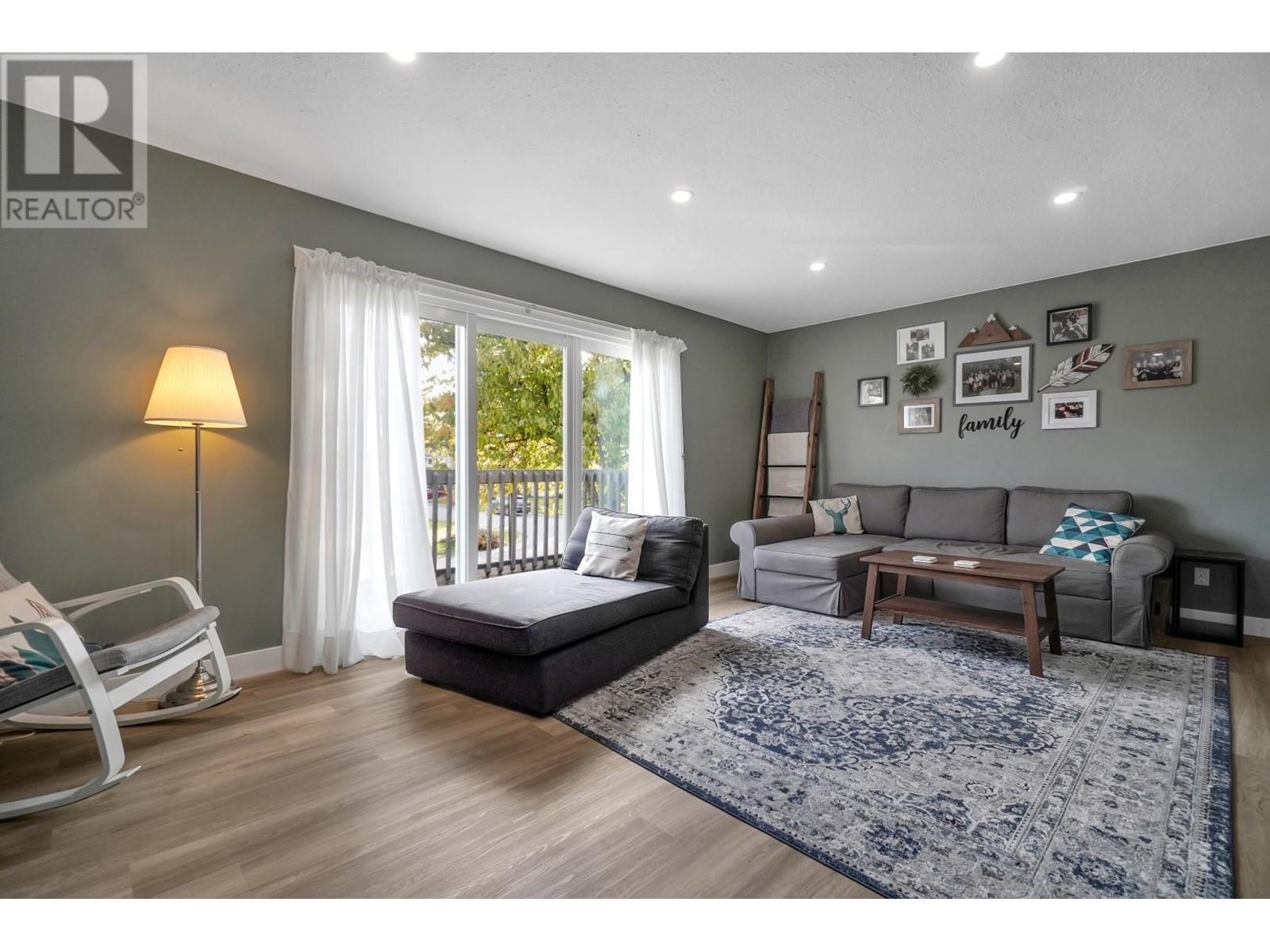 23405 Sandpiper Avenue, Maple Ridge, British Columbia  V2X 9M3 - Photo 4 - R2830033