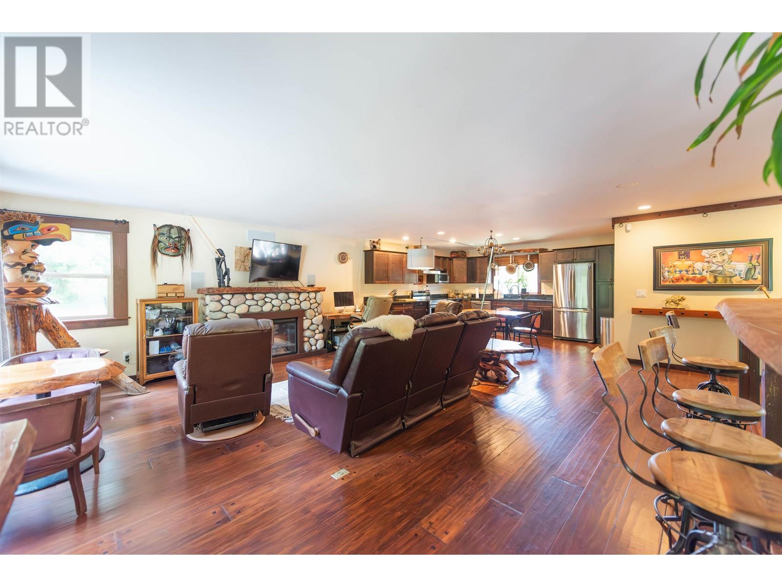 4458 Hazelnut Lane, Sechelt, British Columbia  V7Z 0B1 - Photo 12 - R2821387