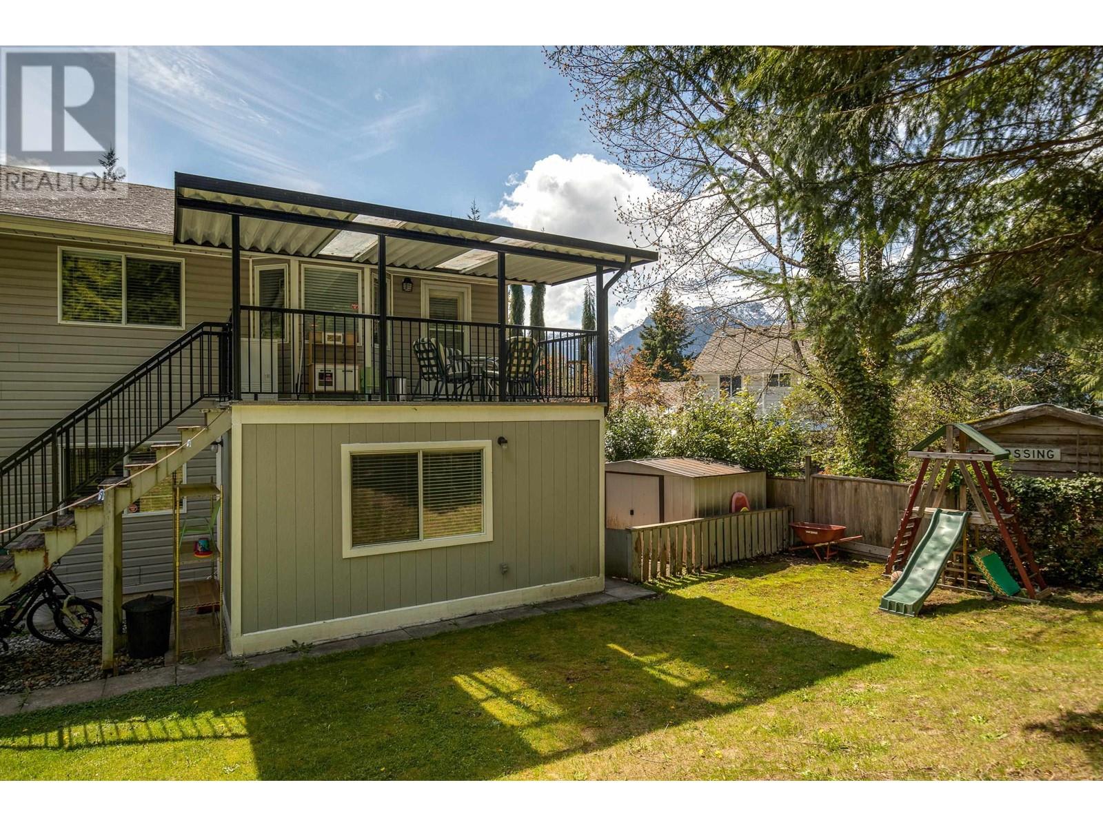 40756 Peebles Place, Squamish, British Columbia  V0N 1T0 - Photo 33 - R2830326