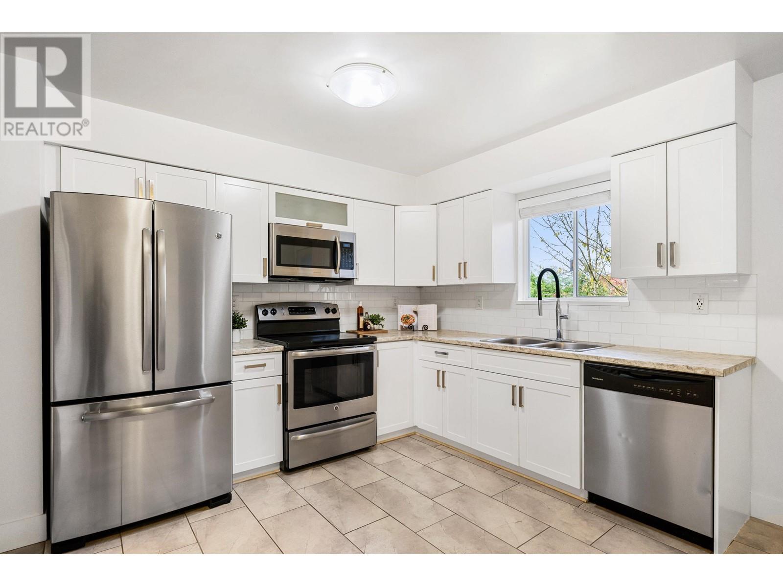 22773 Reid Avenue, Maple Ridge, British Columbia  V2X 4G7 - Photo 2 - R2830177