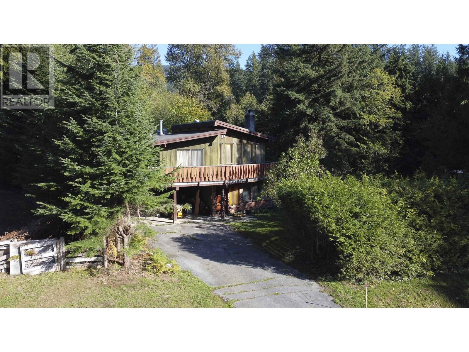 3307 Coy Avenue, Coquitlam, British Columbia  V3E 3H3 - Photo 4 - R2829350