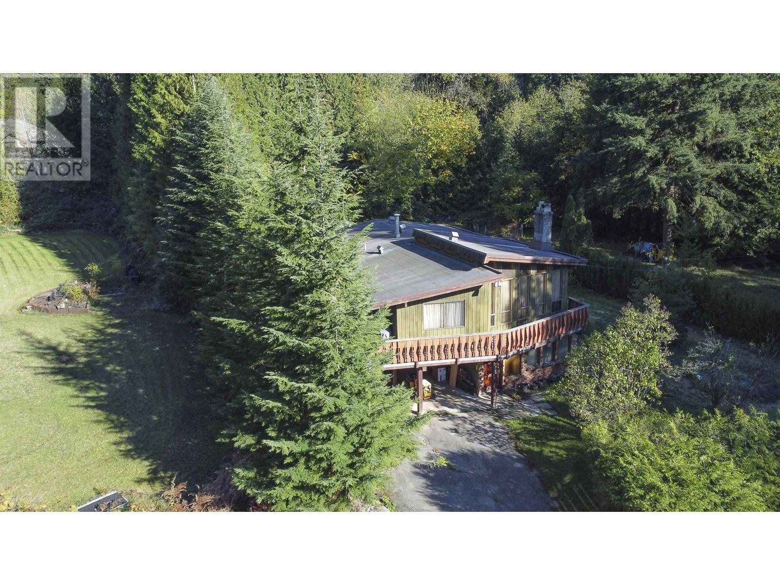 3307 Coy Avenue, Coquitlam, British Columbia  V3E 3H3 - Photo 3 - R2829350