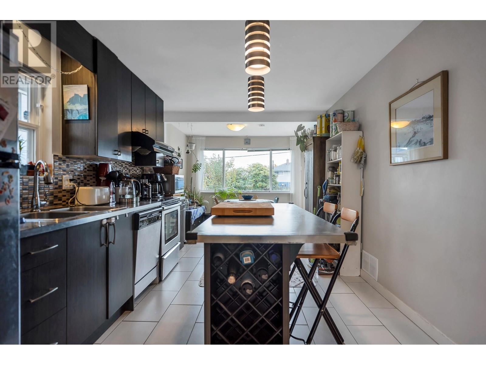 5760 Wales Street, Vancouver, British Columbia  V5R 3N4 - Photo 8 - R2828676