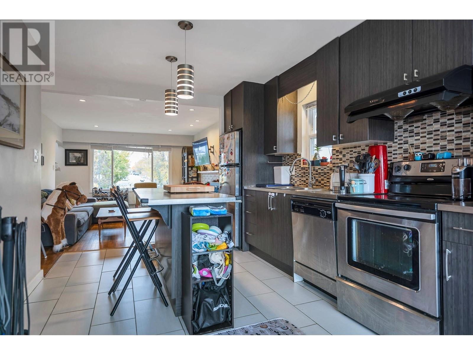 5760 Wales Street, Vancouver, British Columbia  V5R 3N4 - Photo 12 - R2828676