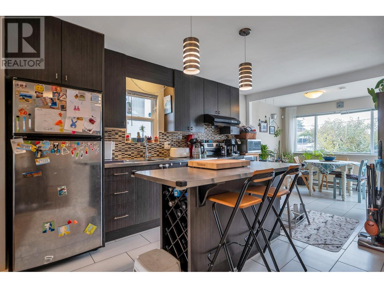 5760 Wales Street, Vancouver, British Columbia  V5R 3N4 - Photo 9 - R2828676