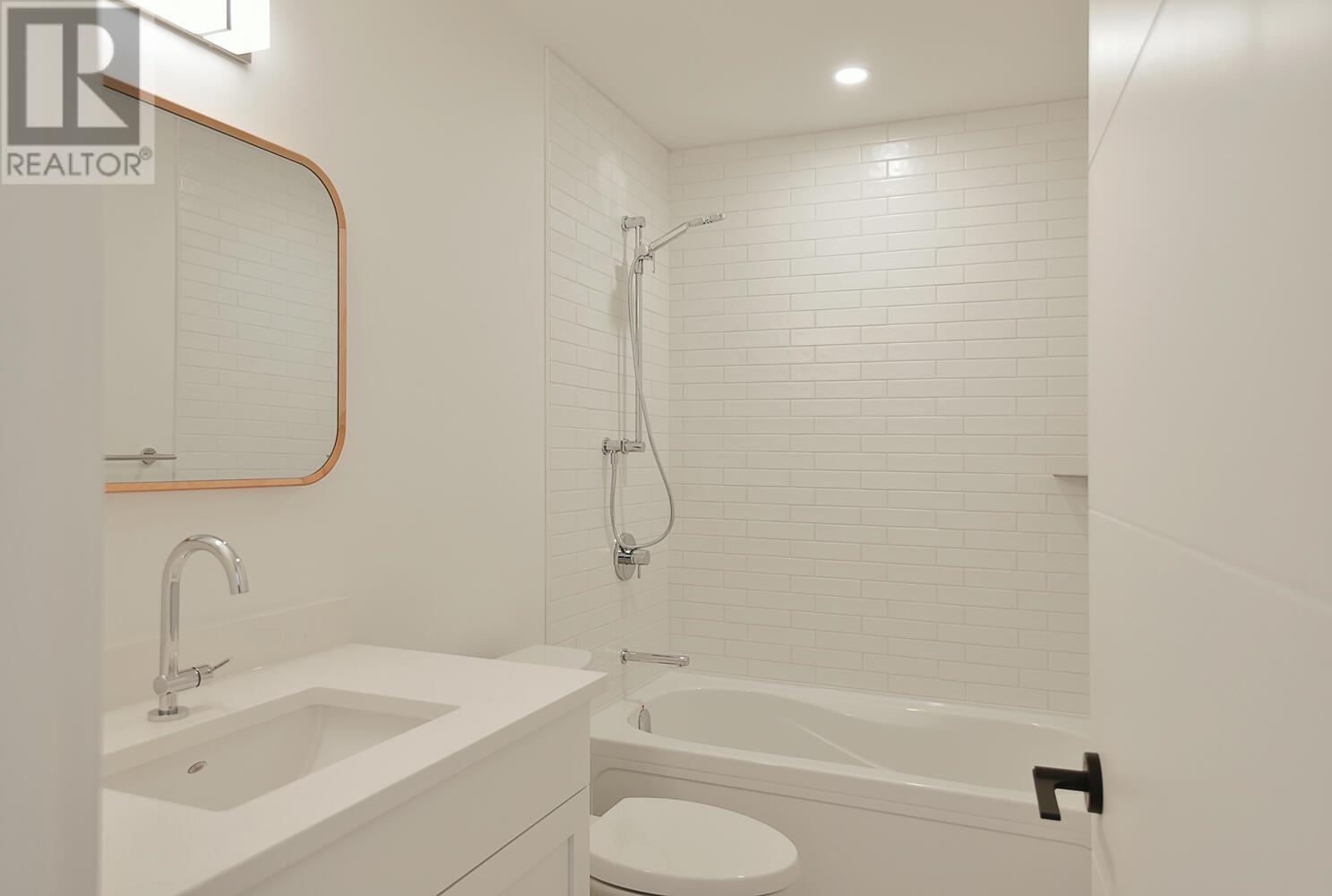 6034 Silverstone Lane, Sechelt, British Columbia  V7Z 0T8 - Photo 35 - R2805778