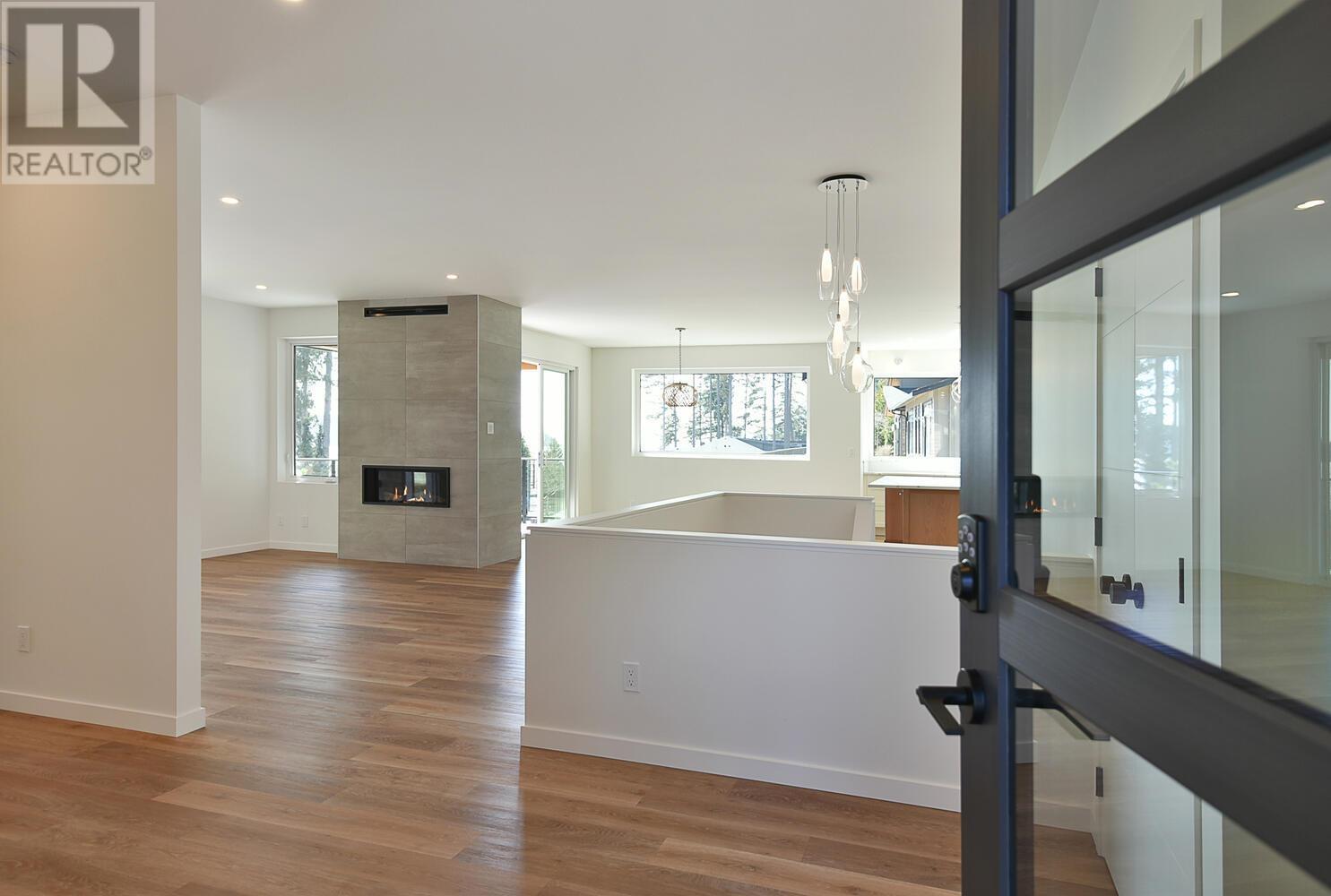 6034 Silverstone Lane, Sechelt, British Columbia  V7Z 0T8 - Photo 10 - R2805778