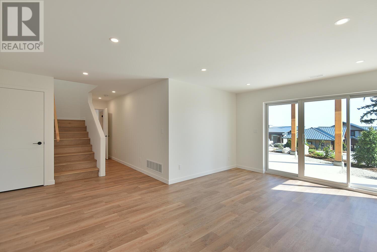 6034 Silverstone Lane, Sechelt, British Columbia  V7Z 0T8 - Photo 30 - R2805778