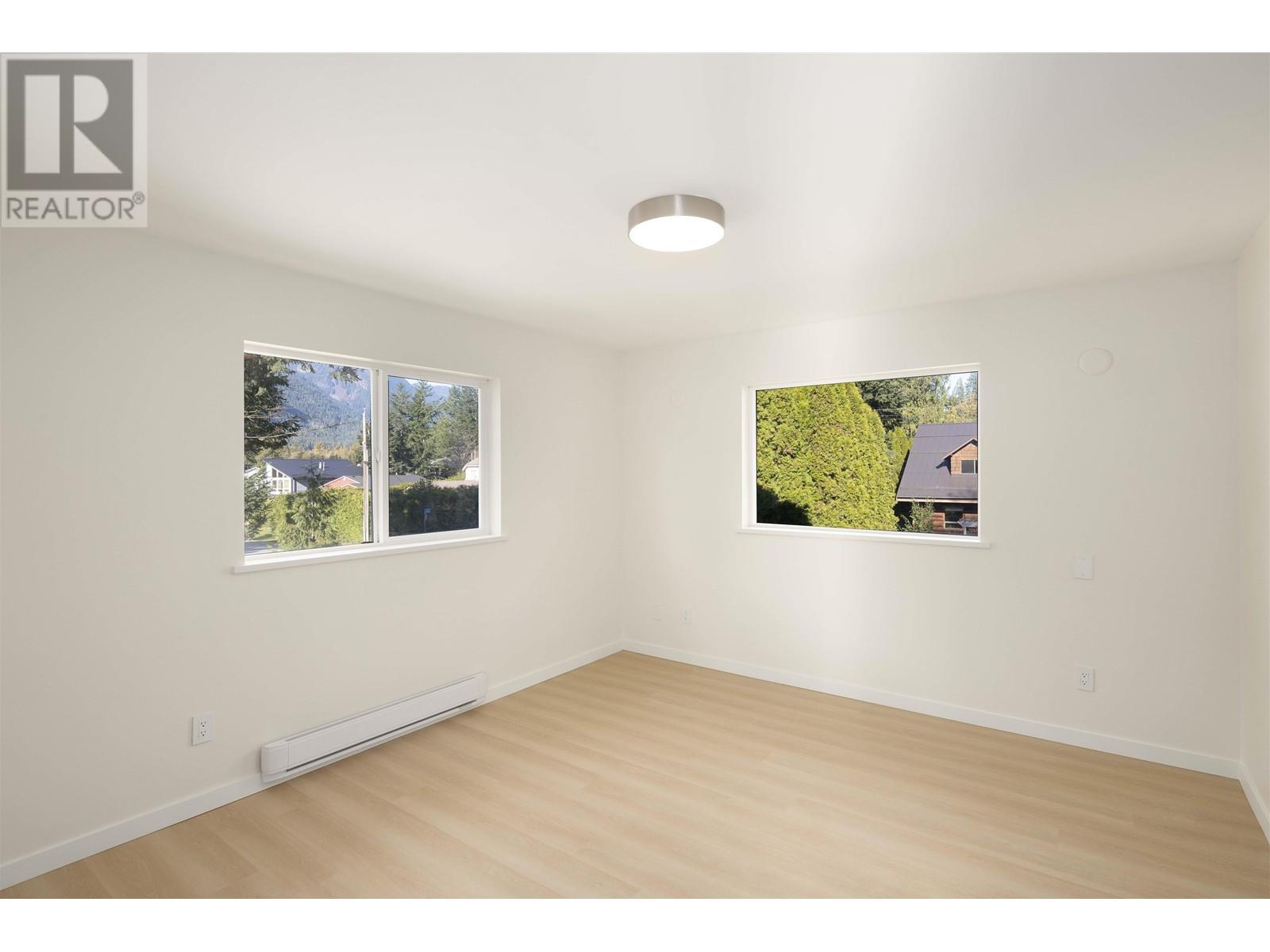 1192 Axen Road, Squamish, British Columbia  V0N 1H0 - Photo 12 - R2828207