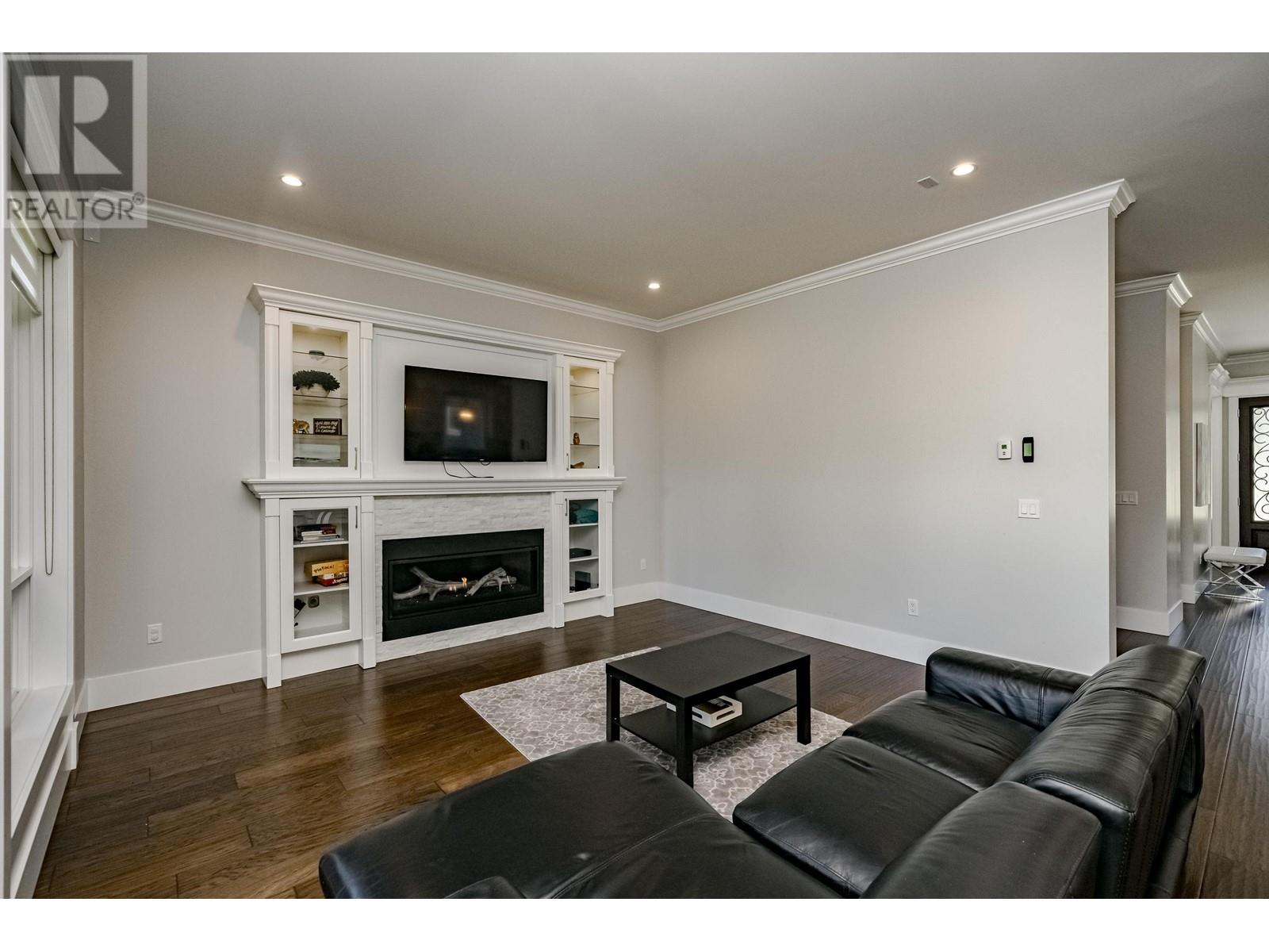 2106 St George Street, Port Moody, British Columbia  V3H 2E9 - Photo 4 - R2830331
