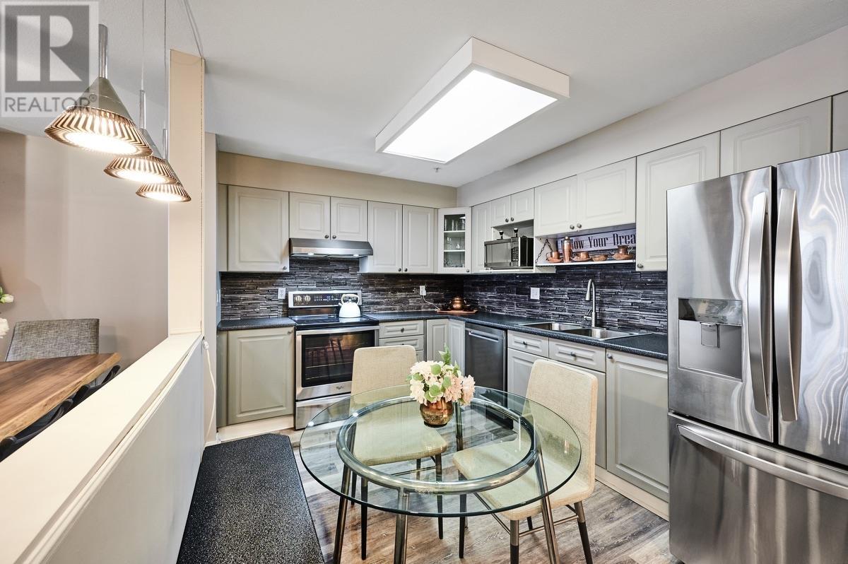 307 855 W 16th Street, North Vancouver, British Columbia  V7P 1R2 - Photo 9 - R2819956