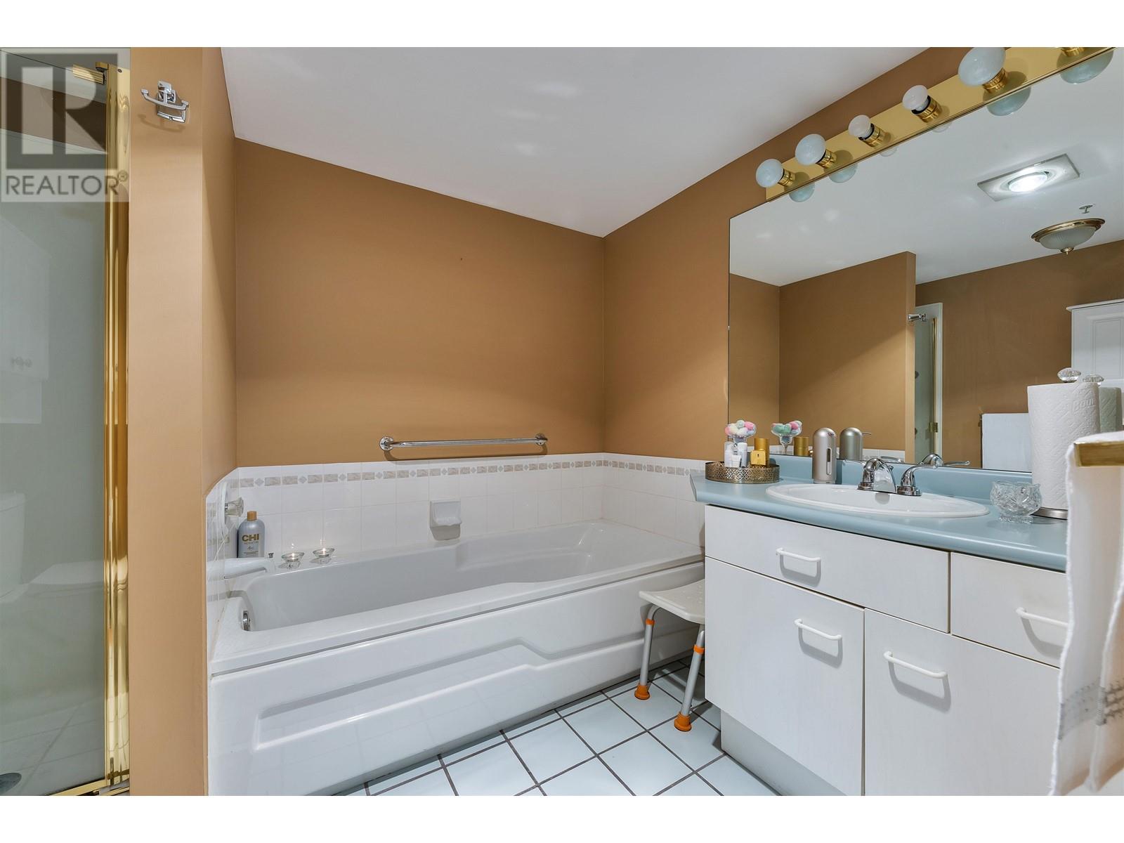 906 1180 Pinetree Way, Coquitlam, British Columbia  V3B 7L2 - Photo 13 - R2819190