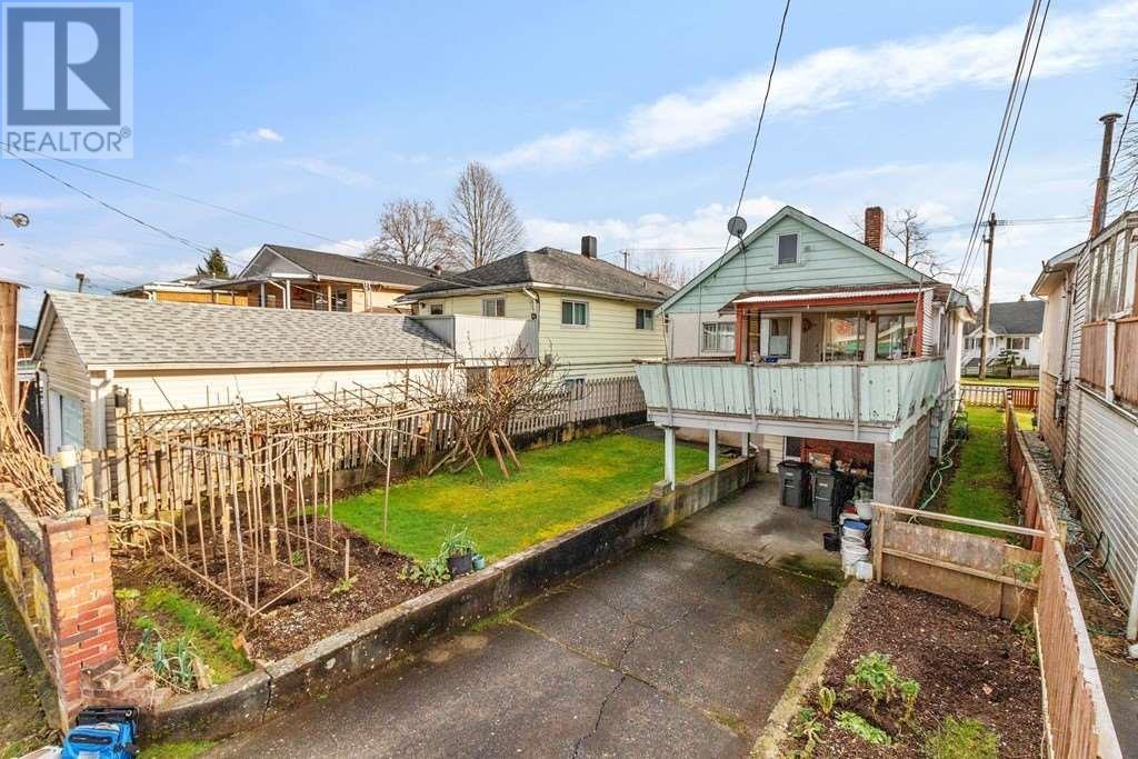 3335 E 29th Avenue, Vancouver, British Columbia  V5R 1W7 - Photo 2 - R2830332