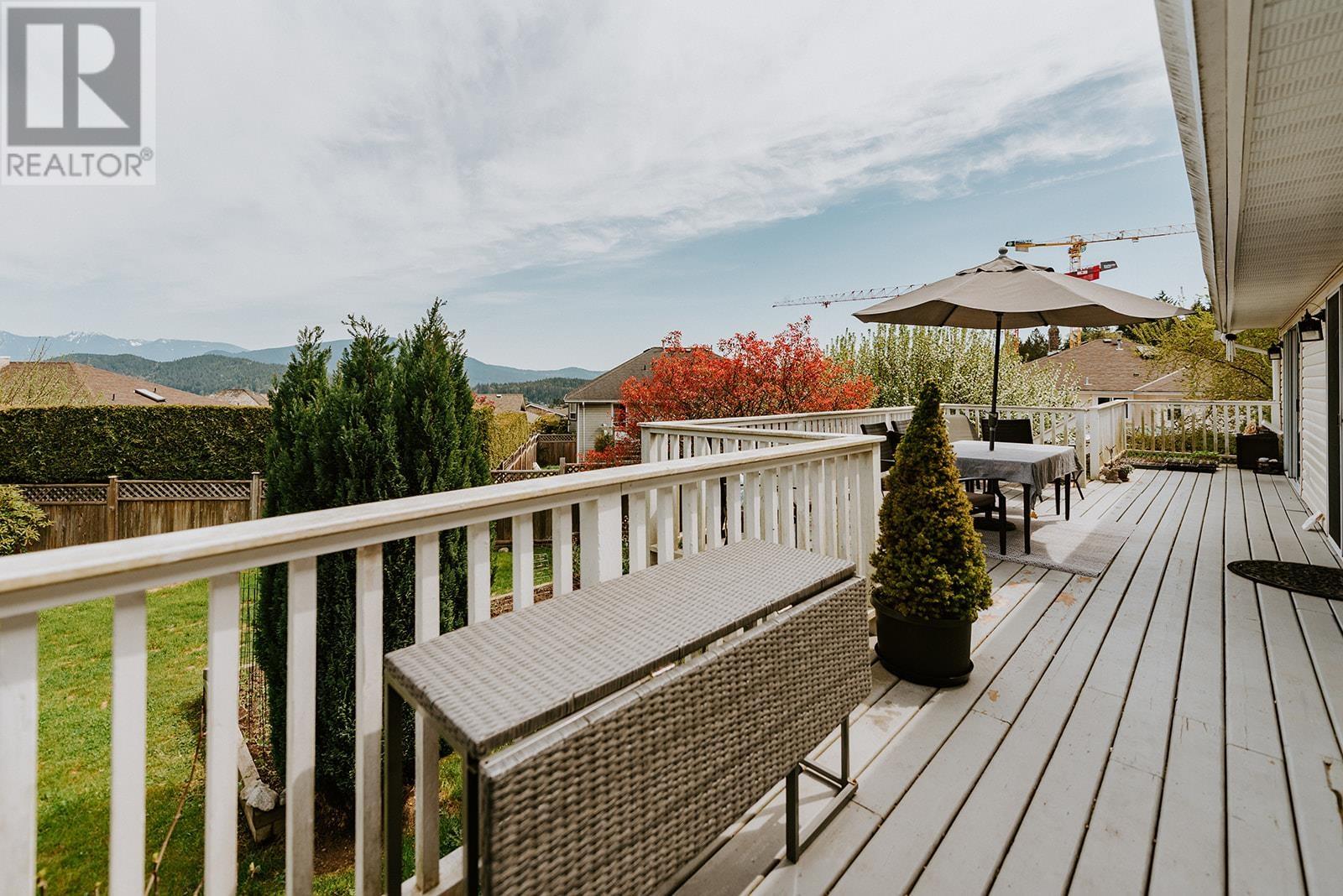 502 Eaglecrest Drive, Gibsons, British Columbia  V0N 1V8 - Photo 10 - R2830341