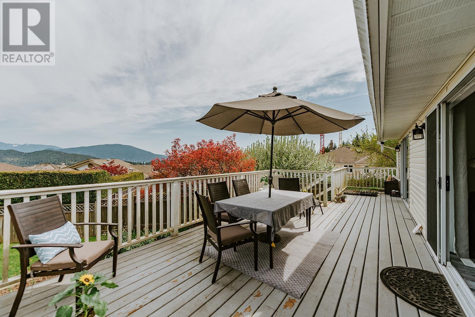 502 Eaglecrest Drive, Gibsons, British Columbia  V0N 1V8 - Photo 5 - R2830341