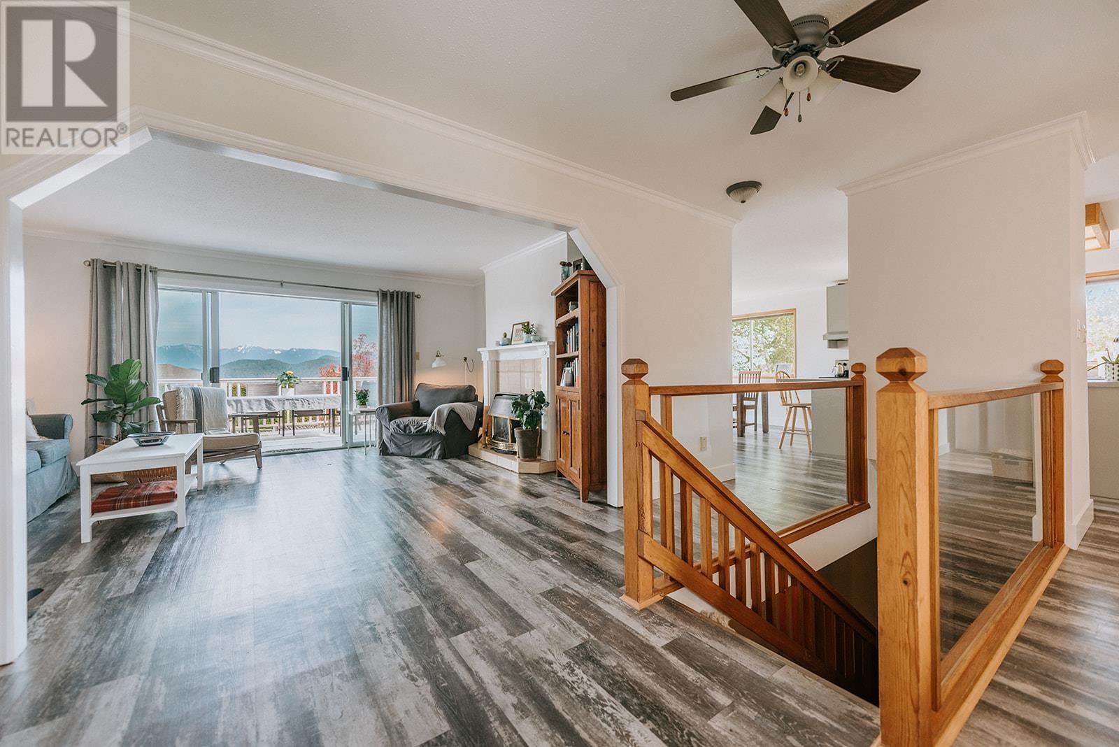 502 Eaglecrest Drive, Gibsons, British Columbia  V0N 1V8 - Photo 6 - R2830341