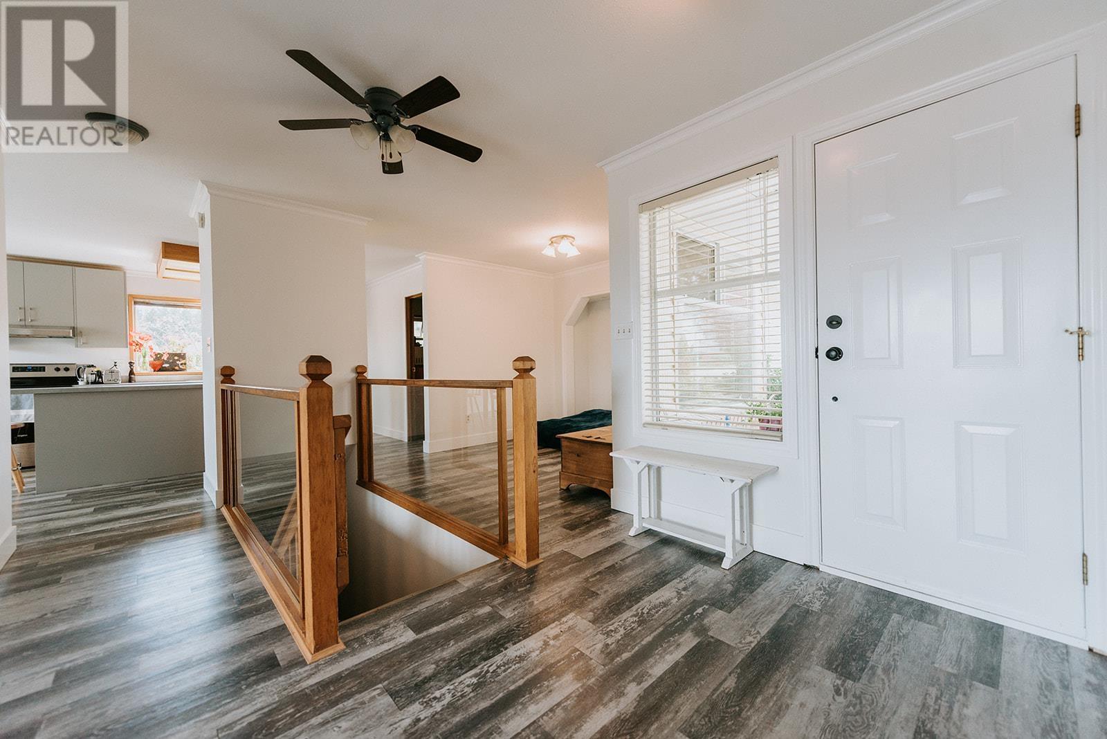 502 Eaglecrest Drive, Gibsons, British Columbia  V0N 1V8 - Photo 7 - R2830341